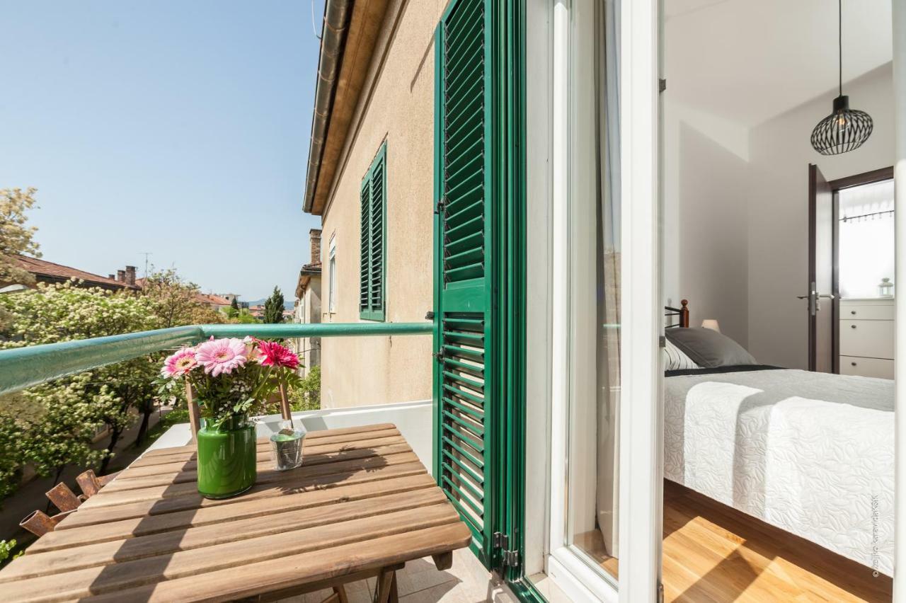 Sunny Place Apartment *